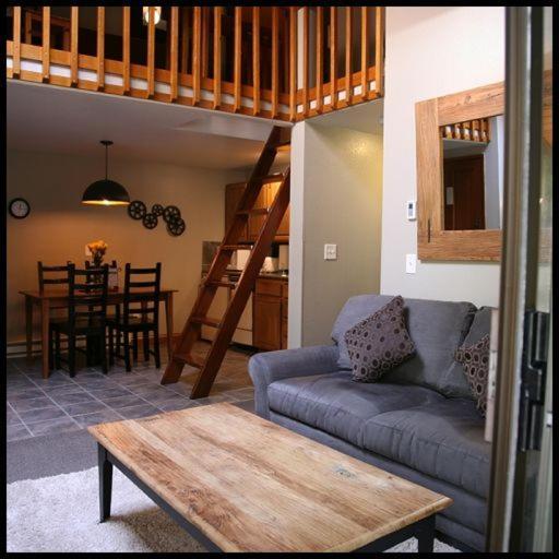 Loge Alta Crystal Hotel Enumclaw Buitenkant foto